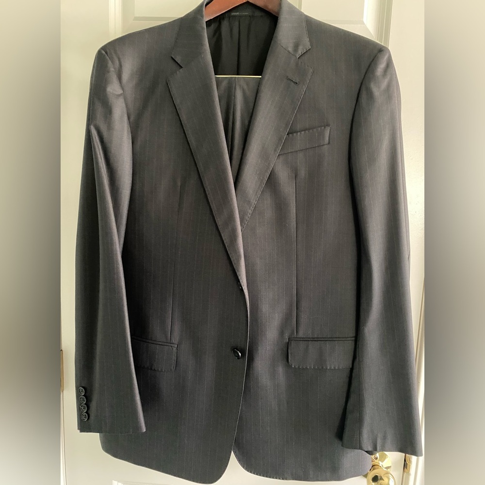 BLACK Armani Collezioni G Line suit. US size 42-43.